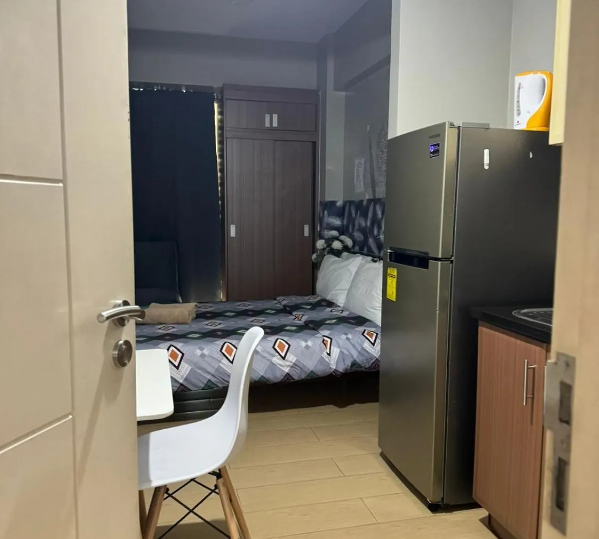 Henry'S Newport Condotel Pasay Hotel